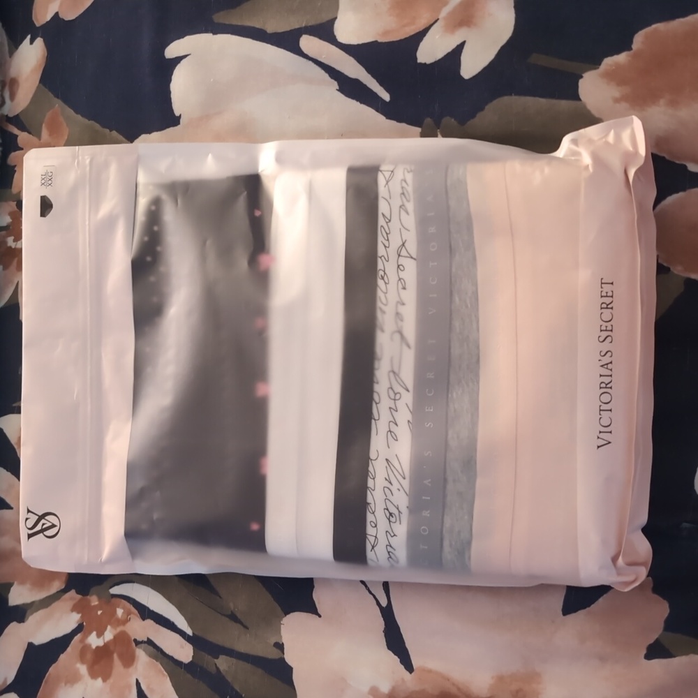 Victoria's Secret 7pack high leg Briefs